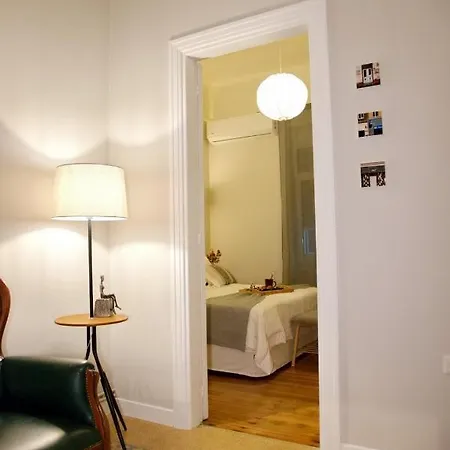 Aroura Neoclassical 3br 2ba Apartment *