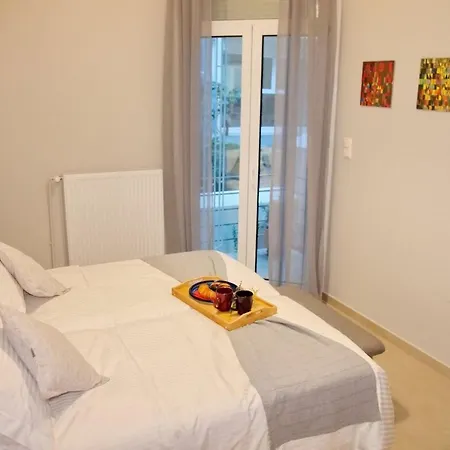 Aroura Neoclassical 3br 2ba Apartment *