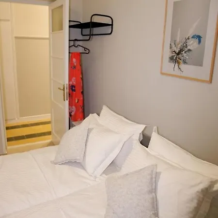 Aroura Neoclassical 3br 2ba Athens