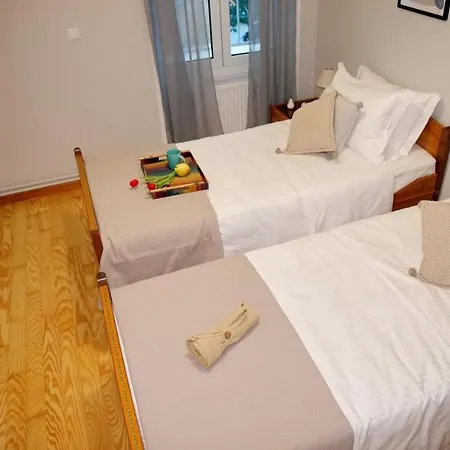 Apartment Aroura Neoclassical 3br 2ba