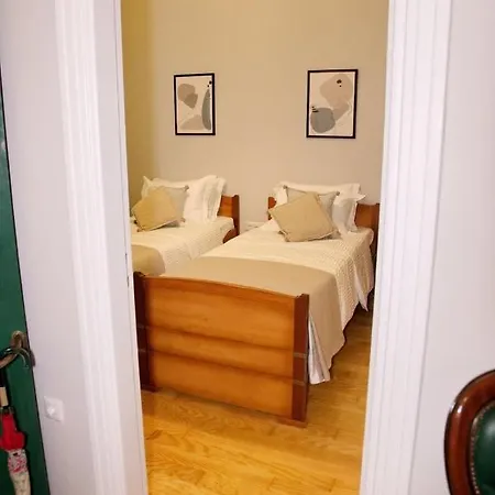 Aroura Neoclassical 3br 2ba